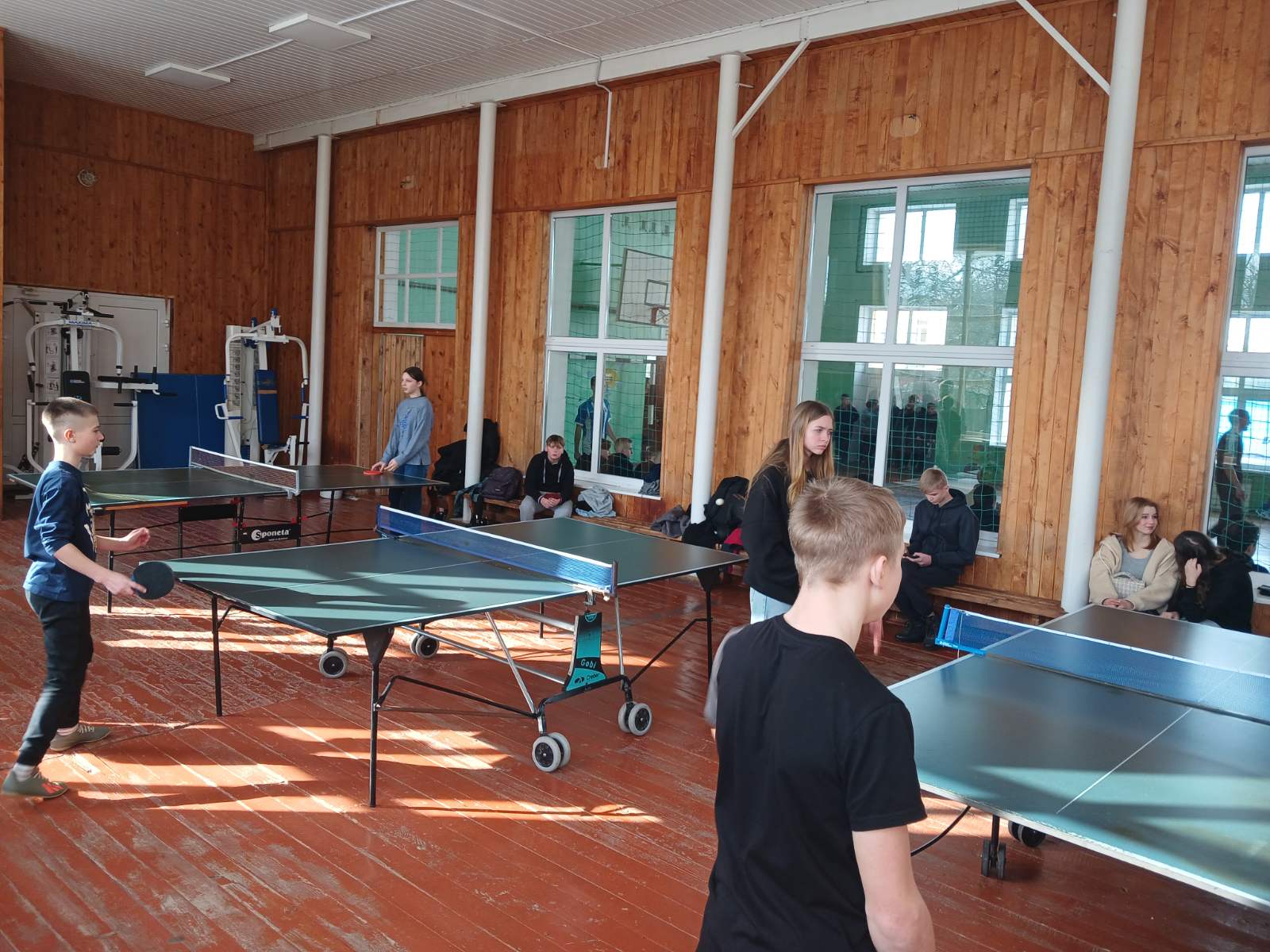 Пліч-о-пліч