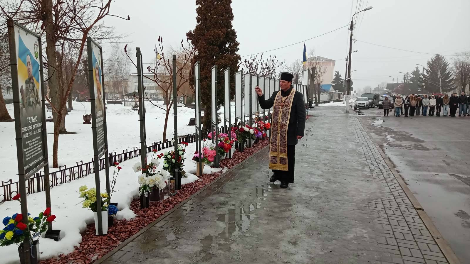 Фото без опису