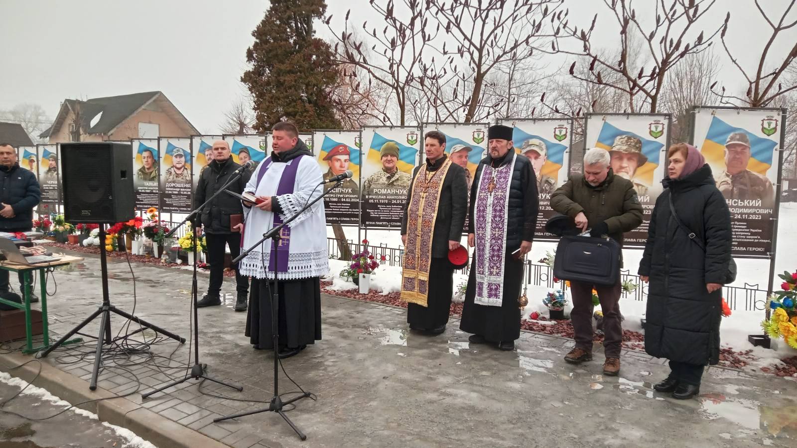 Фото без опису